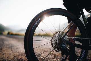 Der neue Mavic Allroad S Laufradsatz bringt die Technik der Franzosen in einen 999-Euro-Carbon-Laufradsatz.