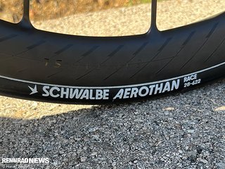 In Girona konnten wir eine Vorserien-Version des neuen Schwalbe Aerothan fahren