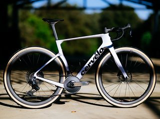 Das Cervélo Áspero-5 setzt neue Maßstäbe und kann ein wahrer Alleskönner auf Straße und Gravel sein.