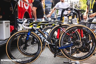 Auch das Look 795 Blade RS bei Team Cofidis ist ein Aero-Rennrad. Auch das Look 795 Blade RS bei Team Cofidis ist ein Aero-Rennrad.