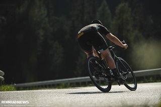 Wir konnten mit dem Pirelli PZero TLR erste Fahreindrücke auf Abfahrten in den Dolomiten sammeln