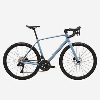 Je nach Modell ist das EDR CF Ultra in den Farben Green, Light Blue und Raw Black zu haben.