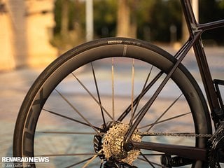 Auf den Abfahrten mit bis zu 70 km/h bei starkem böigem Wind erwiesen sich die Laufräder als sehr seitenwindunempfindlich.