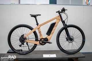 Esel stellte ein E-Mountainbike mit Holzrahmen vor.