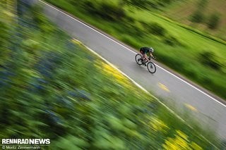 Auf schnellen Abfahrten liegt es sicher