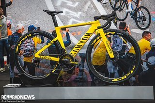 Canyon Aeroad CFR zu Ehren des Gelben Trikots von Kasia Niewiadoma bei der Tour de France 2024.