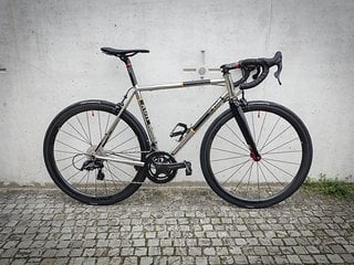 Das Cinelli XCR von Illwhisky wiegt trotz Stahlrahmen nur 8 kg