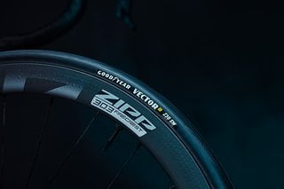 Der Goodyear VectorR Z30 SW wiegt 325 g Gramm