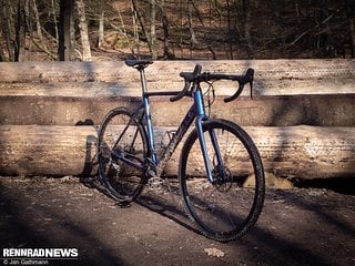 Das Giant TCX Advanced Pro 2 kommt als wettkampftaugliches Paket für 2.699 €