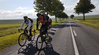 "Dann setze ich mich an die Spitze und führe die Gruppe über eine ungelogen 80 km lange Gerade namens D933."