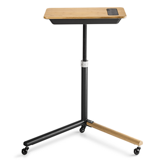 Der Training Desk von Elite bietet elegantes Design und clevere Detaillösungen