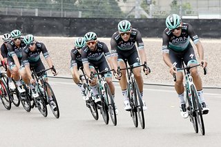 Das dominierende Team Bora-Hansgrohe konnte das Rennen nicht bis zum Ende kontrollieren