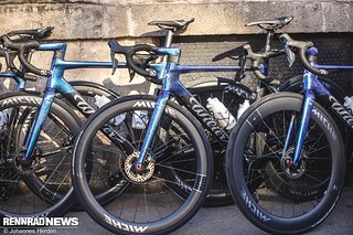 Das Wilier Filante SLR von Groupama - FDJ fuhr in brandbneuer Lackierung auf.