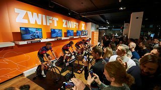 Zwift hätte die Teilnehmer*innen bei solchen Events gerne auf einem Zwift-Indoor-Bike gesehen