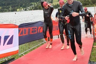 Guter Auftakt dank persönlicher Bestzeit beim Schwimmen.