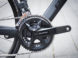 Daneben war es auch eine der ersten Möglichkeiten, die neue Shimano 105 Di2 2x12 am Rennrad zu sehen