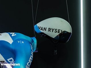 Auch einen TT-Helm gibt es jetzt von Van Rysel.