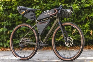 Mit den neuen Taschen von Capsuled hast du alles, was du für dein nächstes Bikepacking-Abenteuer brauchst.