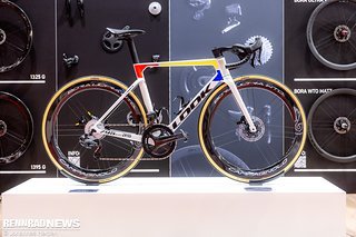 Das Look 795 Blade RS von Ion Izagirre war stellvertretend für die Rückkehr von Campa in die WorldTour mit der Super Record WRL ausgestellt.