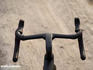 Das Bontrager RSL Aero-Cockpit gefiel (erneut) mit hervorragender Anpassung ans schnelle Fahren und viel Griffkomfort.