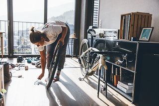 Nathalie packt mal wieder ihre Sachen für eine Tour der extremen Sorte.