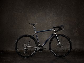 Aus Frankreich kommt das Instinct von Bordure Cycles, dass auf eine Muffenbauweise setzt.