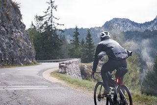 Aggressiver, aber trotzdem tauglich für lange Tage im Sattel