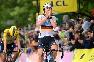 Liane Lippert konnte den Gewinn der zweiten Etappe der Tour de France Femmes avec Zwift selbst kaum fassen.