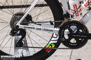 Am Allround Rennrad fährt Pogi die Dura Ace-Kurbel in 54-40. Am Allround Rennrad fährt Pogi die Dura Ace-Kurbel in 54-40.