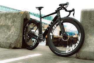 Die norwegische Marke gewinnt langsam aber stetig an Präsenz am Markt und kann bereits Topresultate beim Atlas Mountain Race und dem Transcontinental Race verzeichnen.