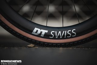 Unser Testrad hat ein Laufrad-Upgrade in Form der edlen DT Swiss GRC 1100 Carbon-Laufräder bekommen.