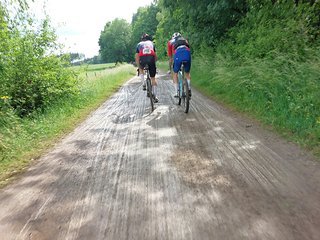 Die Streckenbedingungen wechselten zwischen feucht und staubig bis hin zu matschig.