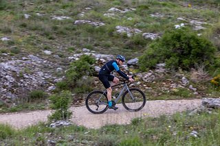 Wir konnten den Mahle X30 an einem noch unbekannten E-Gravel Bike in den Bergen bei Mave in Spanien testen.