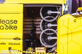 Jede Menge Laufräder auch im Materialtruck von Visma Lease a Bike.