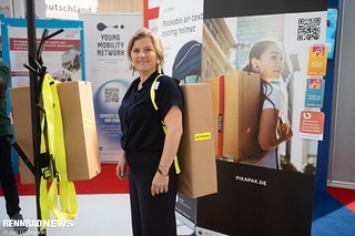 PikaPak macht das Mitnehmen großer Kartons leichter. PikaPak macht das Mitnehmen großer Kartons leichter.