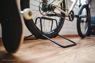 Der X-Up Bike Stand passt sich flexibel der Reifengröße an