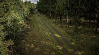 Die Eifel hält auch epische Geraden bereit.