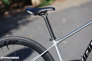 Die D-Fuse Sattelstütze aus Carbon sorgt für Komfort