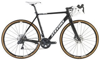 Das Super Prestige mit Uktegra Di2 gibt es jetzt in glänzendem Schwarz – uns gefällt es!