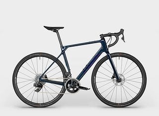 Das erste Canyon Endurace Allroad-Bike, das CF 7 All-Road, macht mit dem neuen Purple Chrome Farbton auf sich aufmerksam