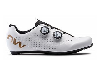 Die Northwave Revolution 3-Rennrad-Schuhe