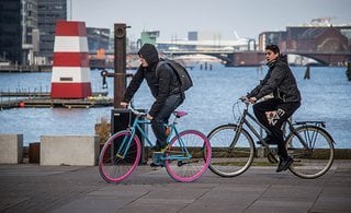 Hier fährt jeder und alles. Kopenhagen = Ville Kunterbunt