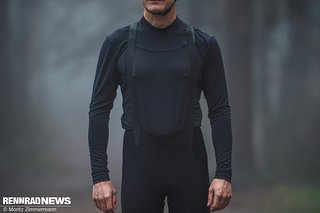 Der Castelli Bandito Wool LS Baselayer fällt recht groß aus und sitzt nur an den Unterarmen eng anliegend