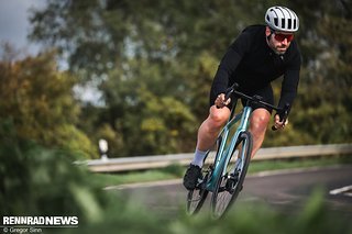 Von Nervosität ist beim Velum auch bei höheren Geschwindigkeiten nix zu spüren