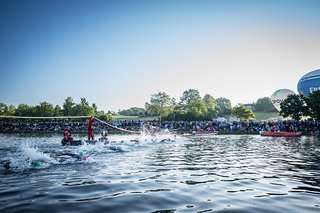 Der Start erfolgt direkt im Wasser.