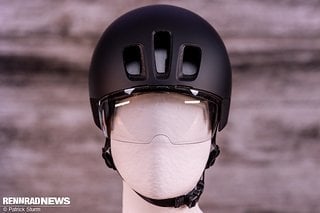 Der POC Procen Air ist ein Aero-optimierter Helm für den Einsatz auf dem Rennrad