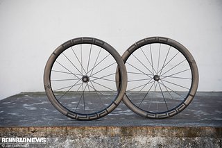 Die Leeze CC 50 Disc Ultra zählen zu den leichtesten Aero-Laufradsätzen auf dem Markt. Die Leeze CC 50 Disc Ultra zählen zu den leichtesten Aero-Laufradsätzen auf dem Markt.