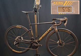 Je nach Ausführung soll das Ikarus Fast ab 5,8 kg auf die Waage bringen. Je nach Ausführung soll das Ikarus Fast ab 5,8 kg auf die Waage bringen.