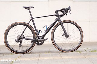 An einem Orbea Orca konnten wir die Campa 2x13 genauer in Augenschein nehmen. An einem Orbea Orca konnten wir die Campa 2x13 genauer in Augenschein nehmen.