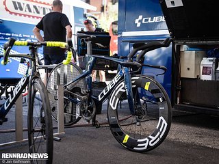 Für Zeitfahren hat das Team das Cube Aerium TT